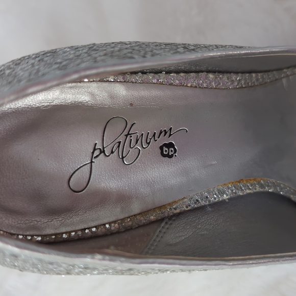 Silver sparkly 4.5in platform heels for a night on the town! - Picture 7 of 7